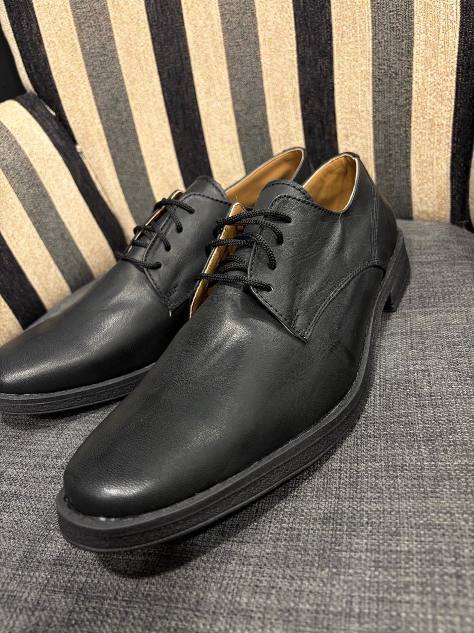 Zapato Dash Black Cuero Genuino Suelas Pegadas y Cosidas - Imagen 3