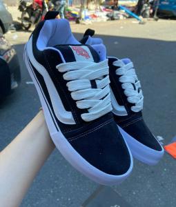 Vans Knus