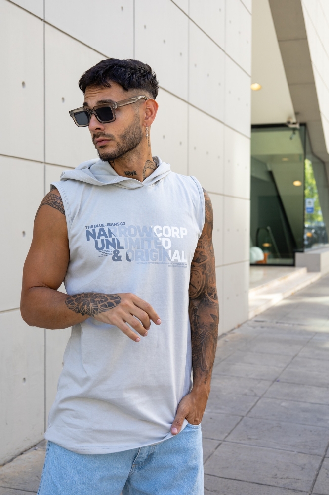 Musculosa con Capucha - Imagen 4