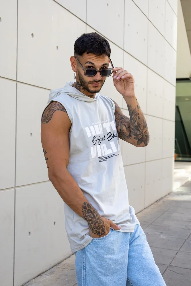 Musculosa con Capucha - Imagen 1