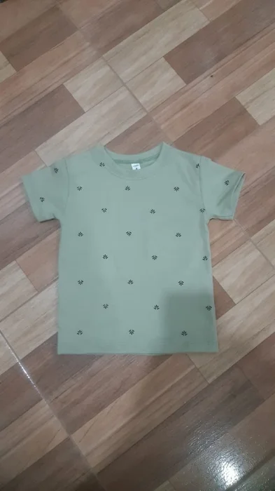 Remera   de   Bebé  Estampado   Ramitas