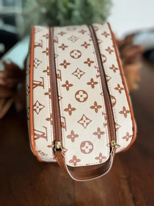 Neceser Lv