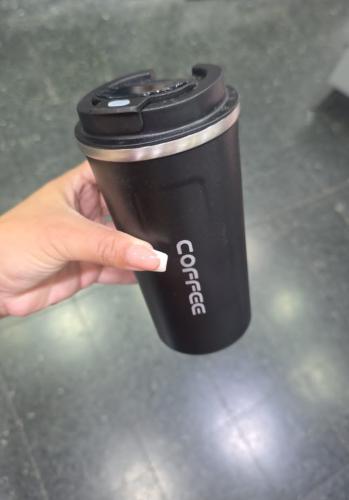 Vasos de Café y Taza con Batidor