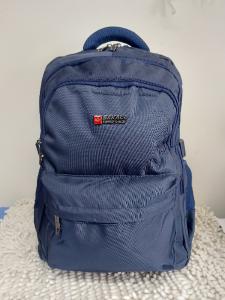 Mochilas de  Hombre  y  Demás