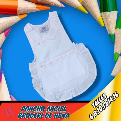 Poncho con Broderi Arciel
