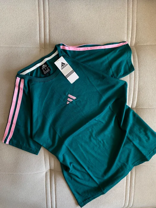 Remera Adidas Bordada