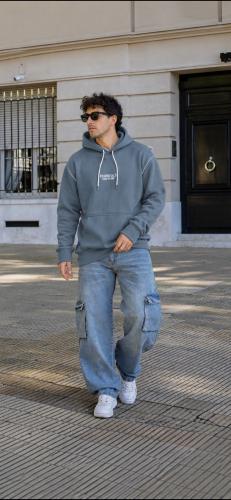 Buzo Oversize Essentials