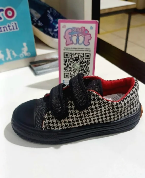 Zapatillas Base de Goma Negra Lona de Jeans Combinadas