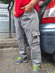 Pantalón Cargo Gris