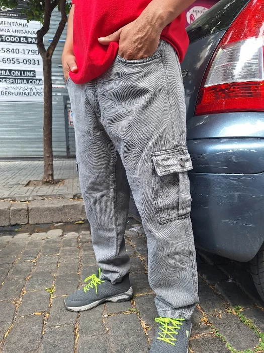 Pantalón Cargo Gris