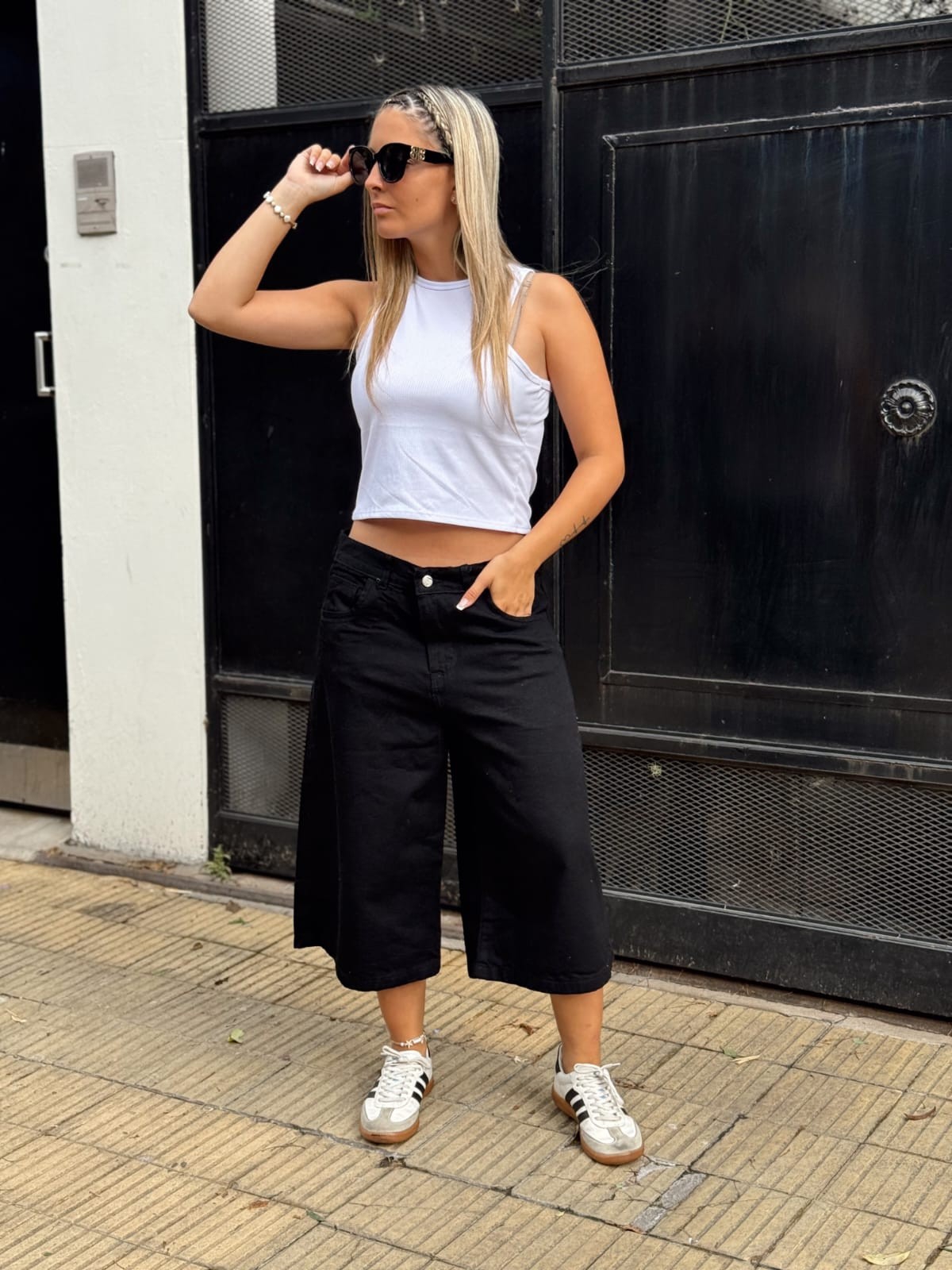 Bermuda Jean Baggy Negro Dama - Imagen 1
