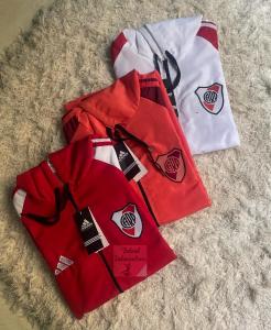 Camperas Rompevientos River y Boca