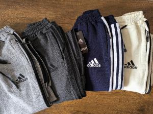 Jogger Adidas Frisado
