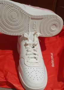 Vendo Zapatillas de Ocasión de Mujer Nike Original Número 40 Blanca Están Nuevas - Miniatura 2