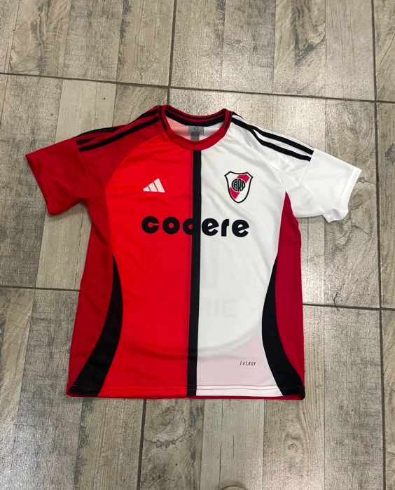 Camiseta River 2025