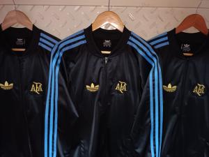 Camperas Adida