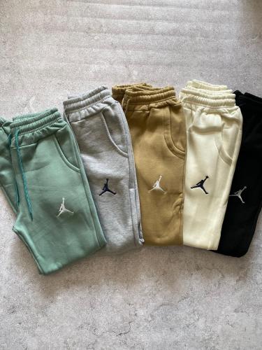 Jogger Jordan Frizado