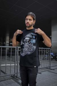 Remera Calavera Gafitas