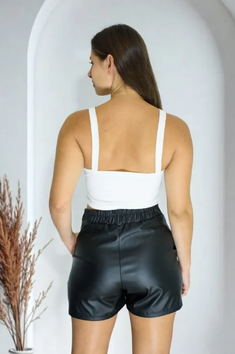 Short Cuerina Talles  2= 3= 4= 5-6