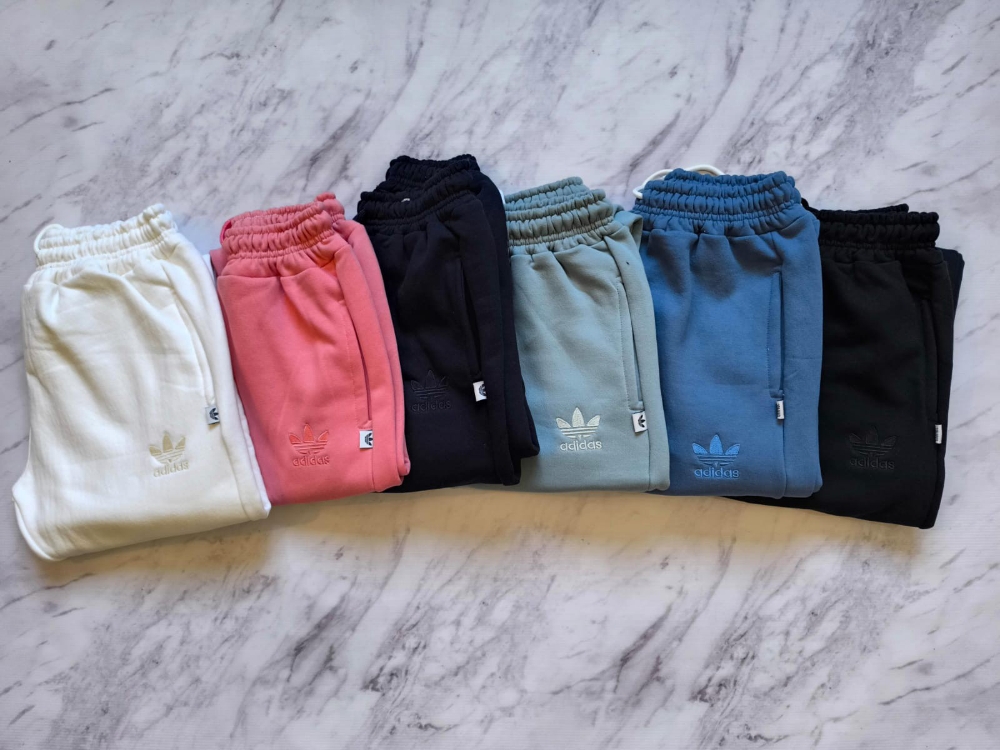 Jogger Adidas Frisado Liso - Imagen 3