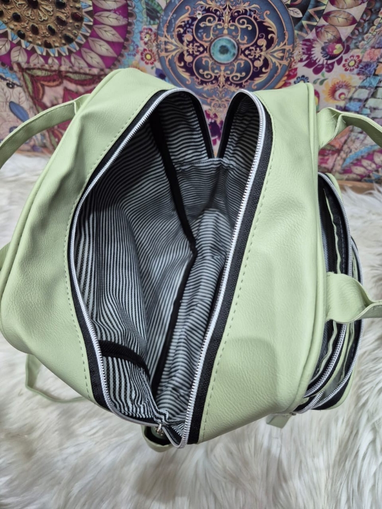 Ingreso Bolso Mochila Universitaria de Cuero Ecologico Muy Buena Calidad - Imagen 6