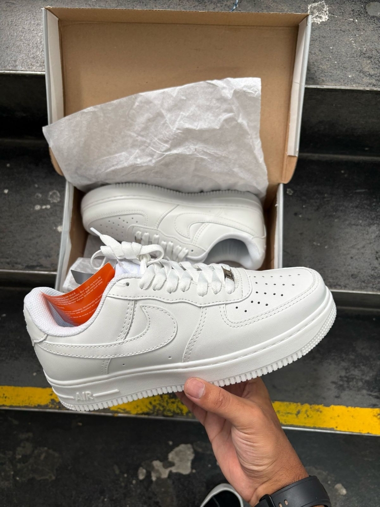 Air Force 1 Low - Imagen 4