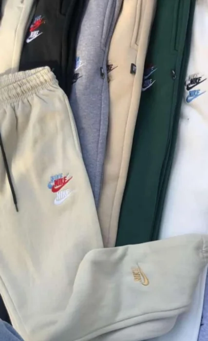 Jogger Triple Nike Frisado
