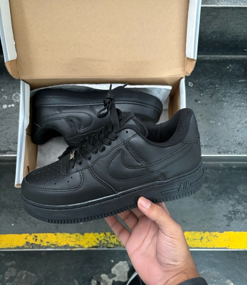 Air Forcé 1 Black - Imagen 2