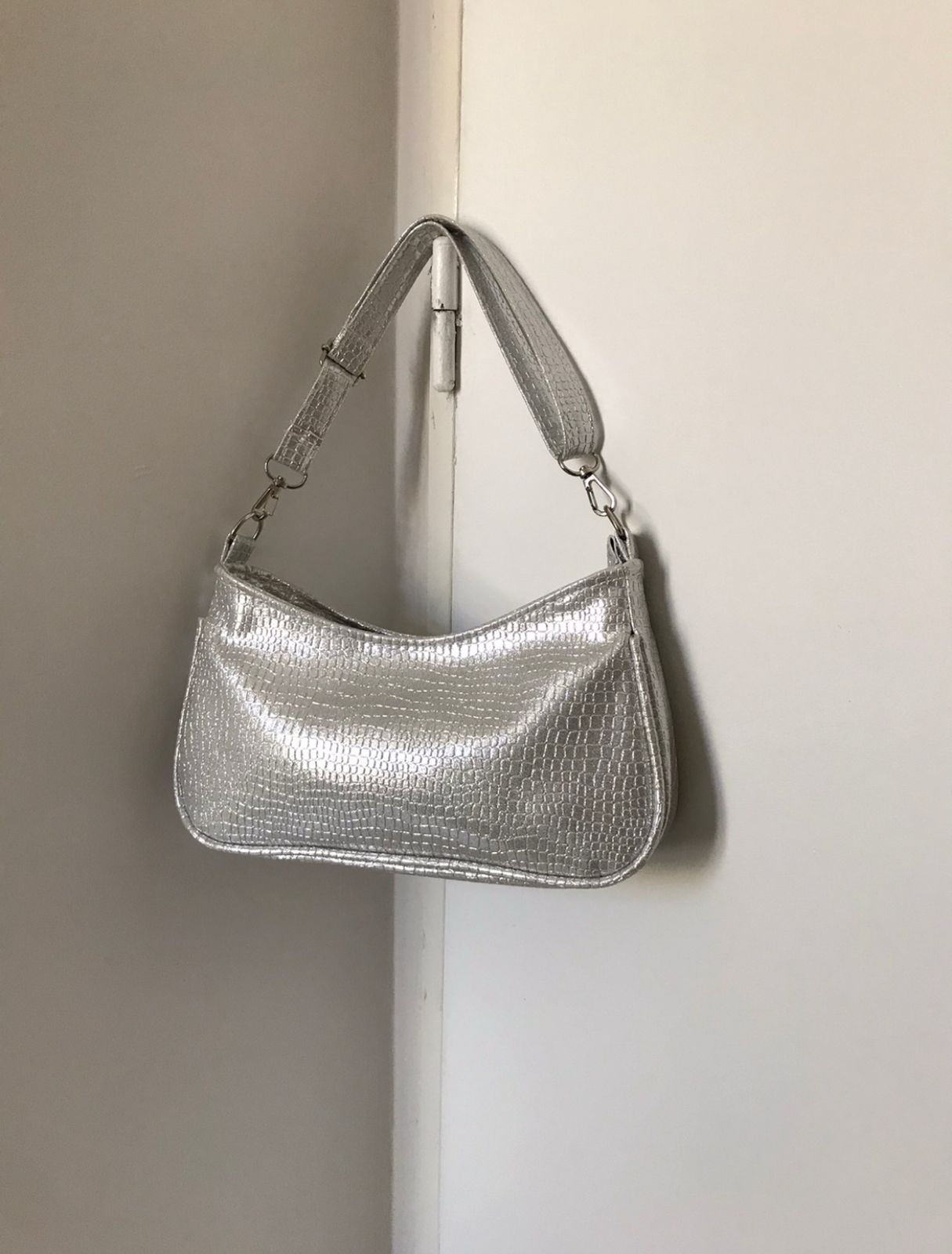 Mini Bag Plateada - Imagen%20de%20WhatsApp%202025-04-08%20a%20las%2021.48.15_c92fde7e.jpg
