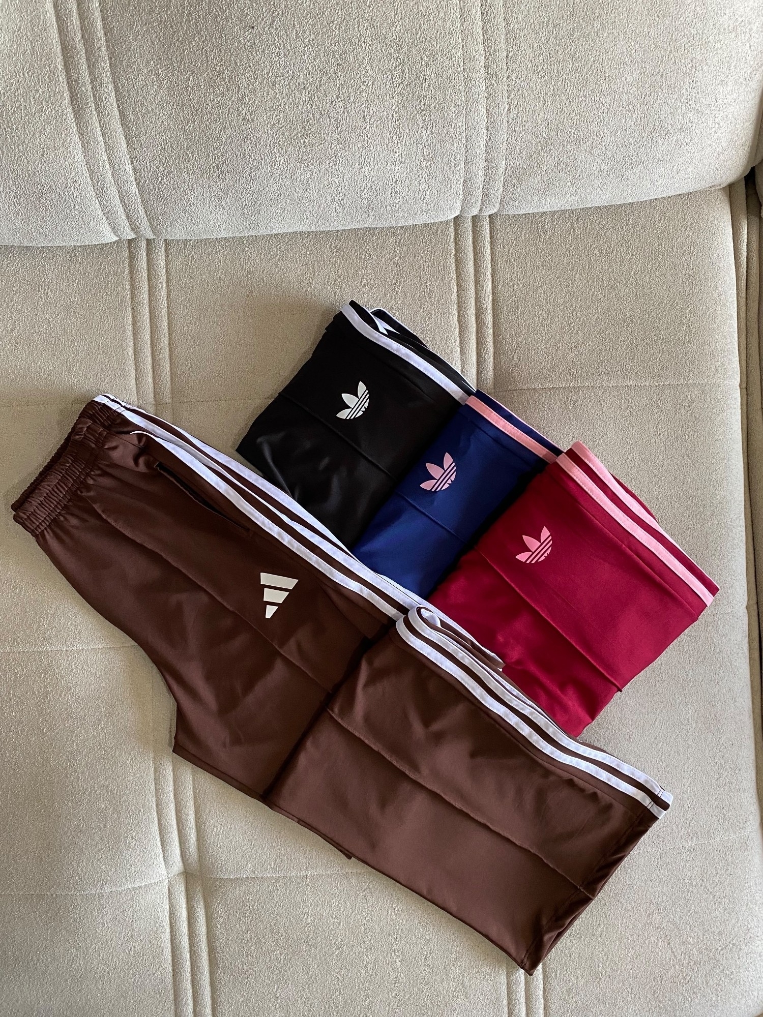 Palazo Adidas - Imagen 3