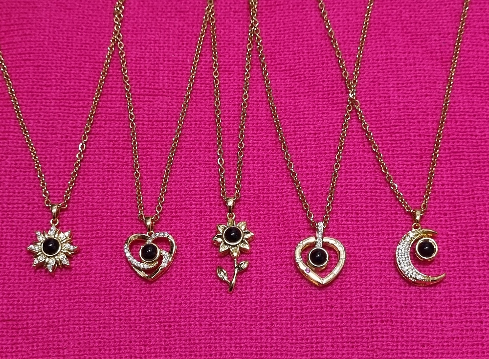 Cadena con Dije Te Amo en 100 Idiomas - Imagen 2