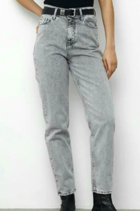 Jeans Mom