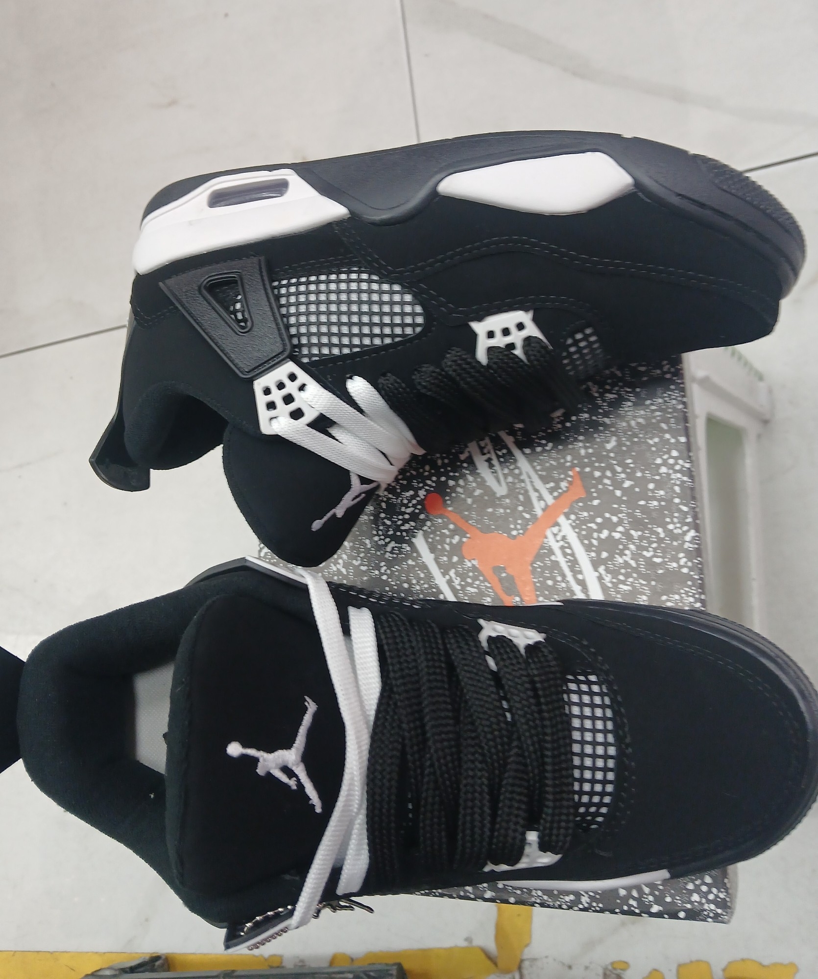 Zapatillas  Jordan R.4 - Imagen 2