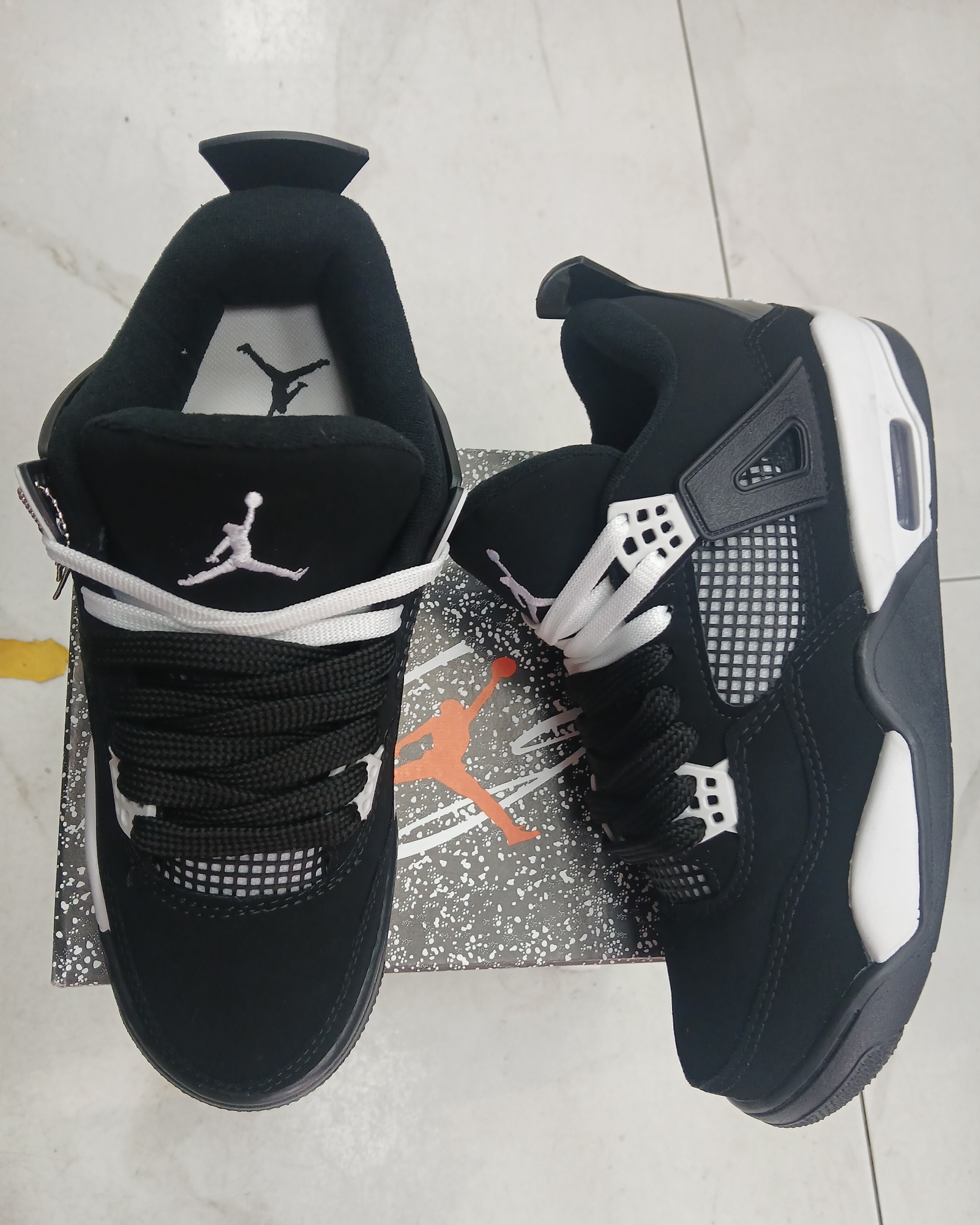 Zapatillas  Jordan R.4 - Imagen 3