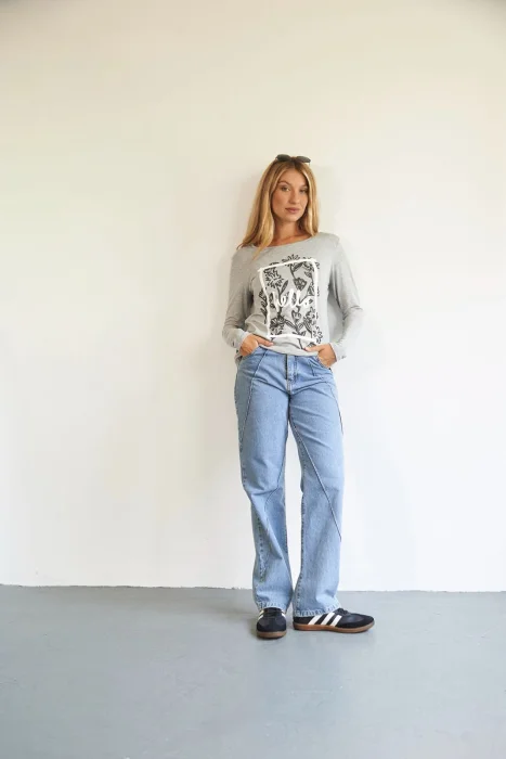 Remera Hello