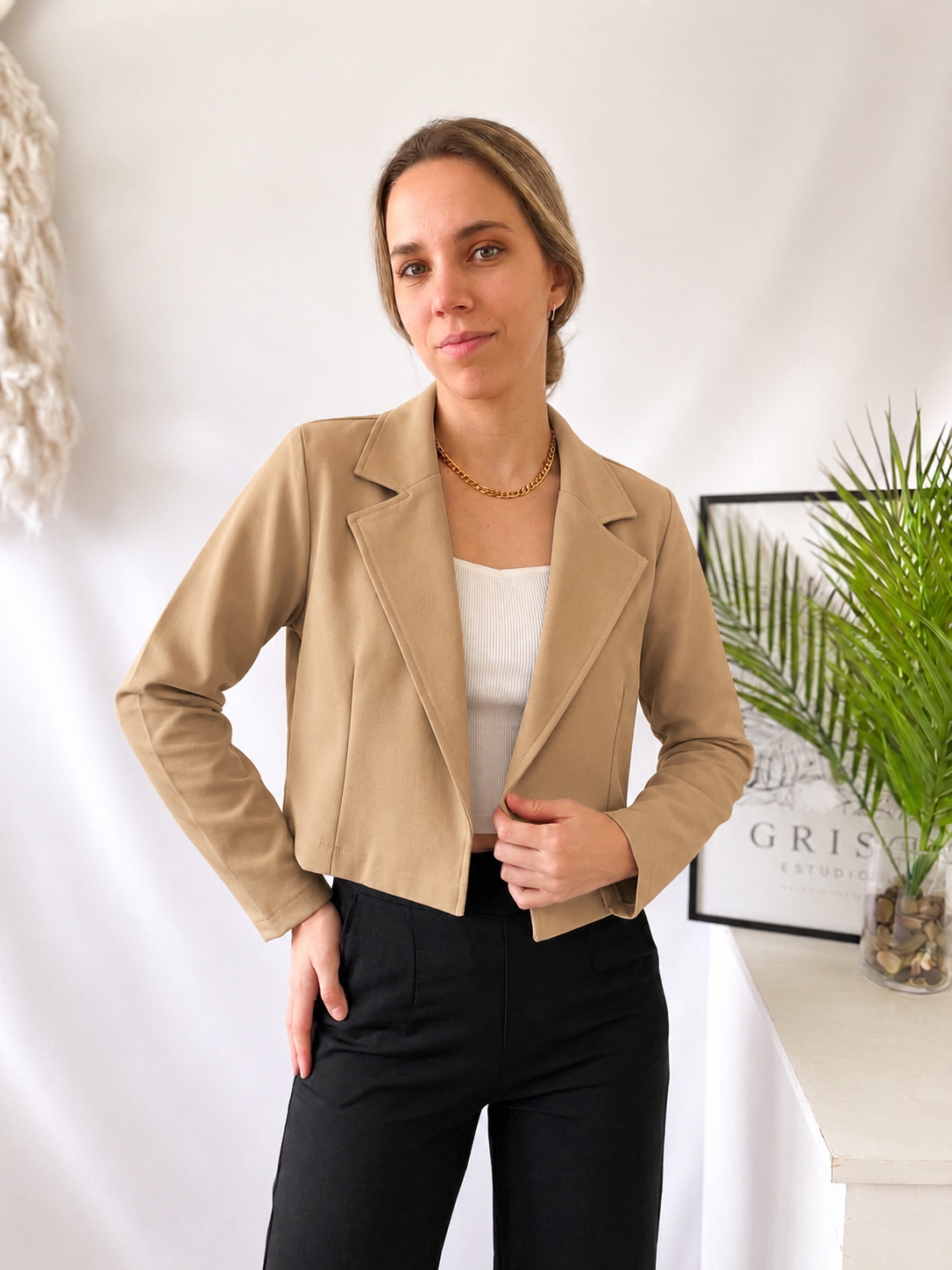 Blazer Corto - ChatGPT%20Image%2018%20sept%202026%2C%2003_36_07%20p.m..png