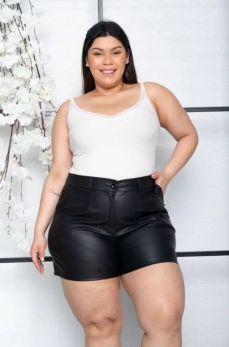 Short Cuerina Talles Especiales