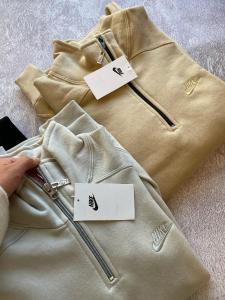 Buzos Nike con Cierre