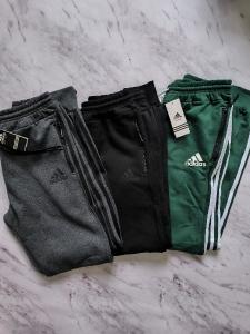 Jogger Adidas Frisado