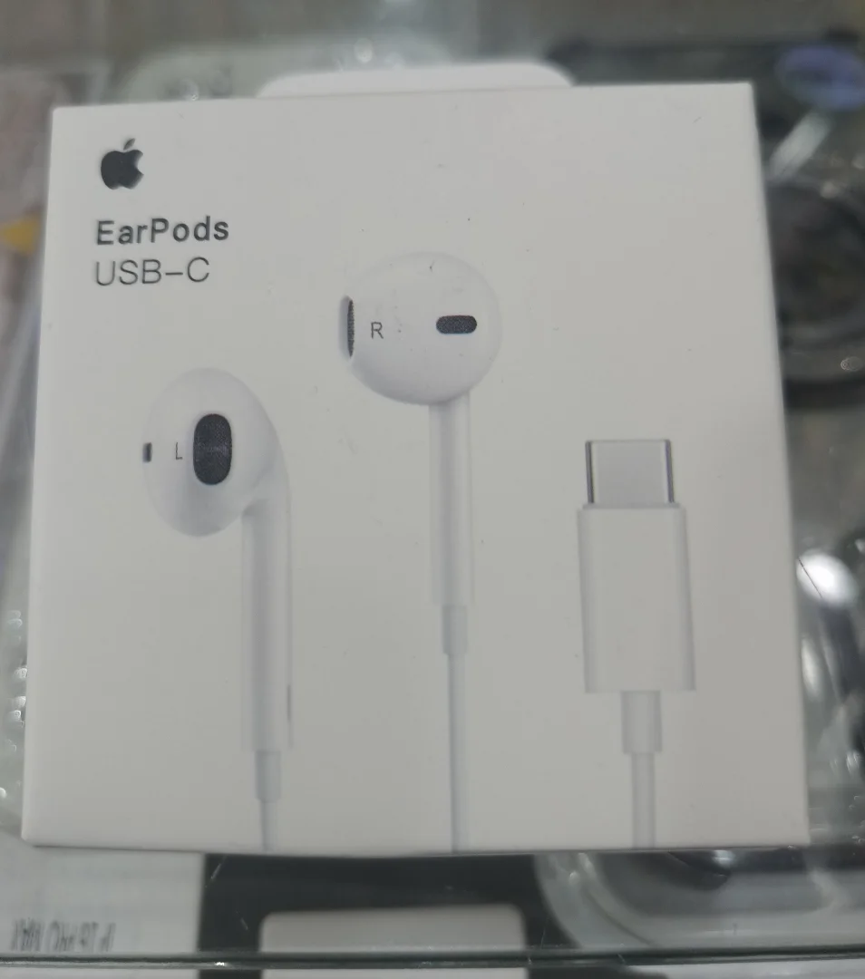 Auricular Iphone Original Entrada C 2x $25000 - Imagen 1