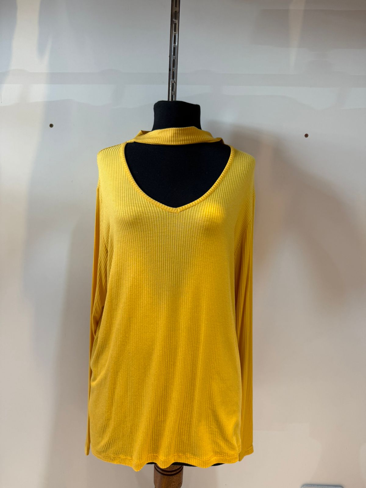 Camiseta Morley Escotado - WhatsApp%20Image%202025-05-14%20at%2010.12.56.jpeg