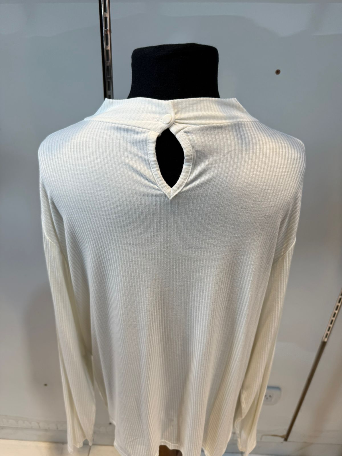 Camiseta Morley Escotado - WhatsApp%20Image%202025-05-14%20at%2010.12.55%20(1).jpeg