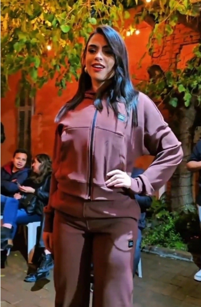 Campera Ottoman Urban Luxury - Imagen 7