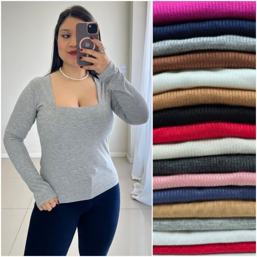 Camiseta Cuello Cuadrado