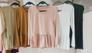 Amplio Camiseta con Volados