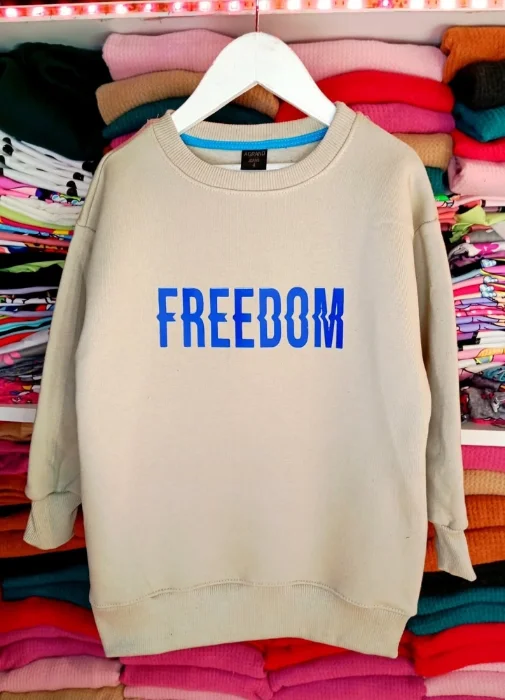 Maxi Buzo Over "freedom"
