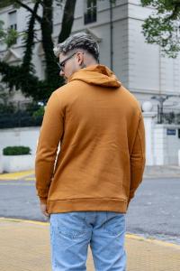 Buzo-mostaza -estampado - Miniatura 2
