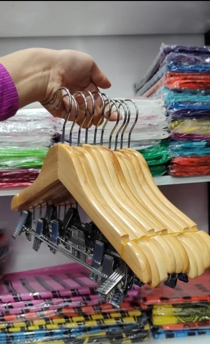 Perchas  Madera con Broche de Niños