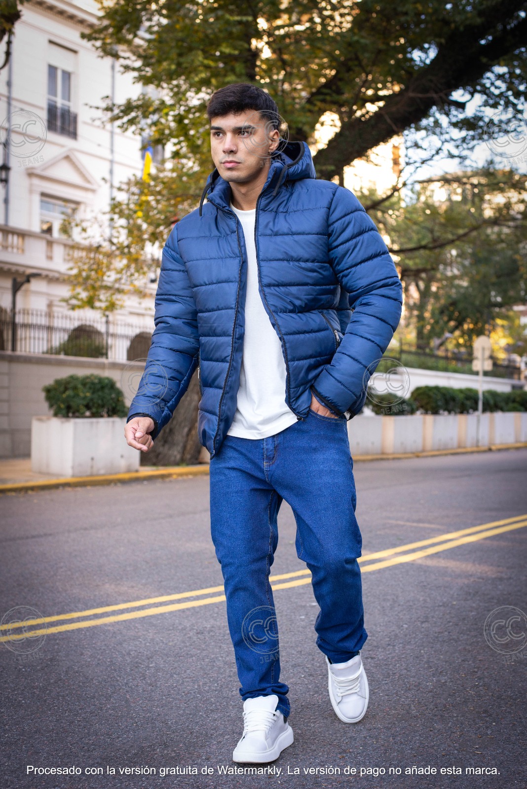 Salvador - Campera Inflable Azul - WhatsApp%20Image%202025-05-26%20at%201.59.34%20PM%20(1).jpeg