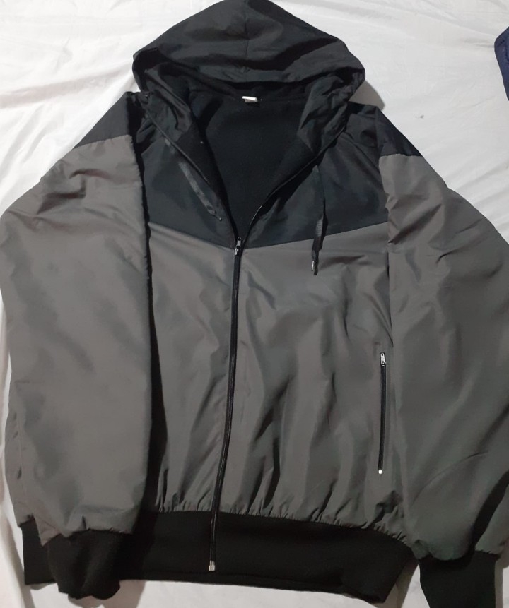 Campera Rompeviento con Polar Talles Especiales - Imagen 1